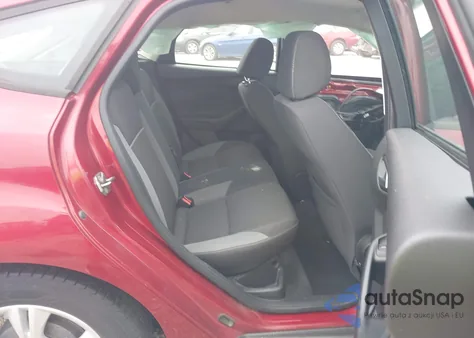 2013 Ford Focus Se z USA, uszkodzony, nr VIN 1FADP3K29DL199640